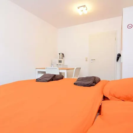 Private Rooms Next To Subway Neurenberg Buitenkant foto