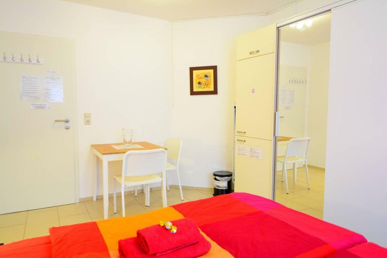 Private Next To Subway Homestay *